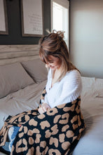 Load image into Gallery viewer, The Luxe Blanket