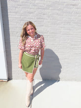 Load image into Gallery viewer, Retro Bloom Blouse
