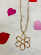 Load image into Gallery viewer, Gold Flower Necklace

