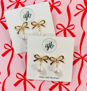 Gold Bow Pearl Earring