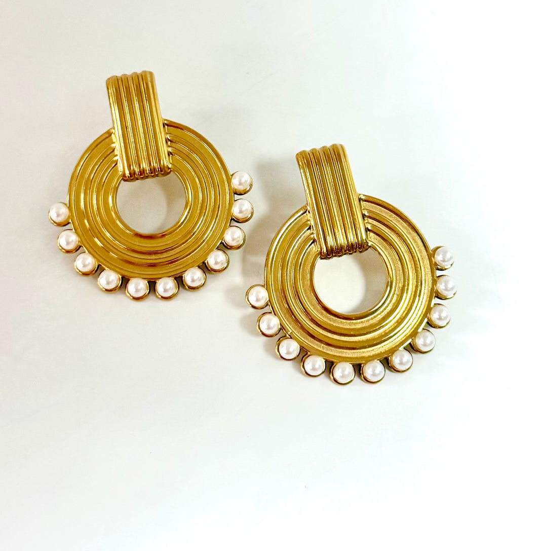 Gold + Pearl Earring