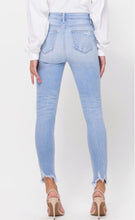 Load image into Gallery viewer, Light Washed Skinny Jean

