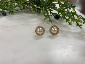 Pearl Accent Stud Earring