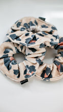 Load image into Gallery viewer, Microfiber Towel Scrunchie
