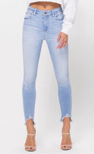 Load image into Gallery viewer, Light Washed Skinny Jean
