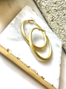 Round Matte Gold Earring